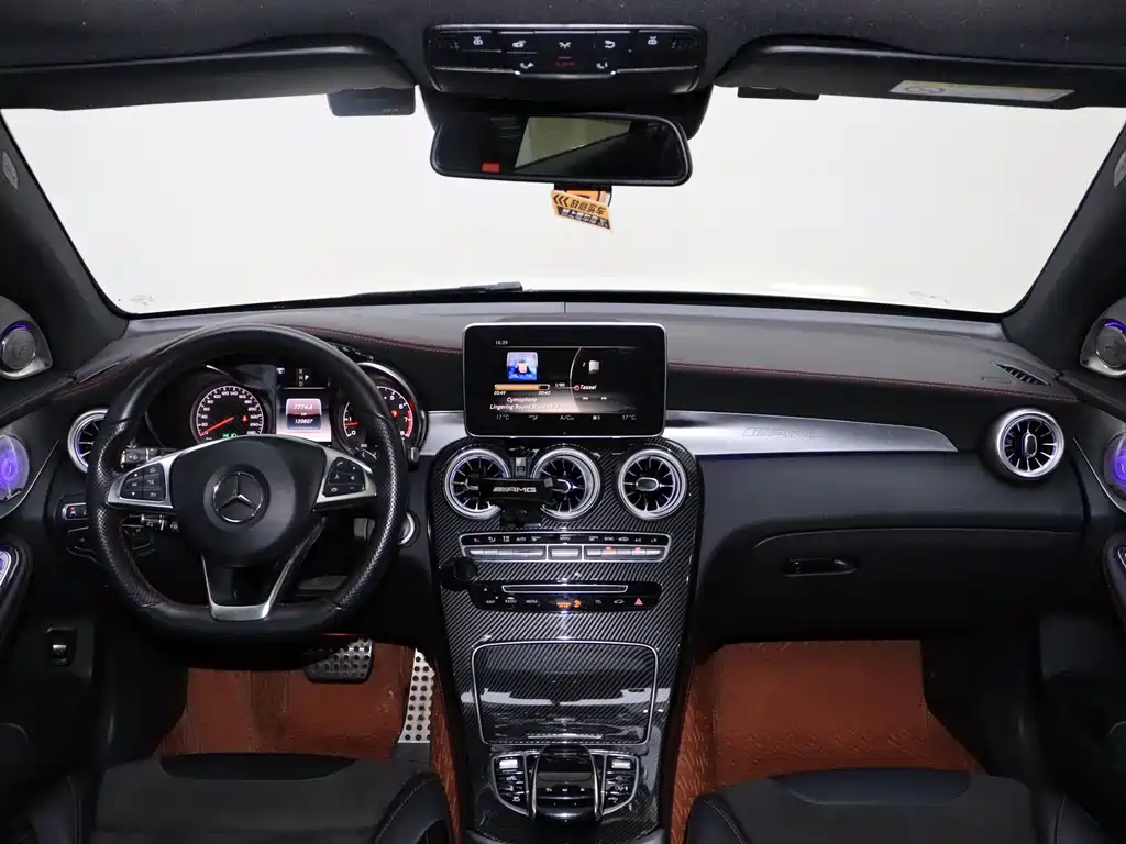 Mercedes-Benz GLC AMG 2018 — фото 20