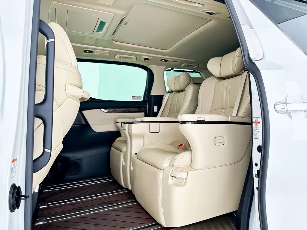Toyota Vellfire 2021 — фото 10