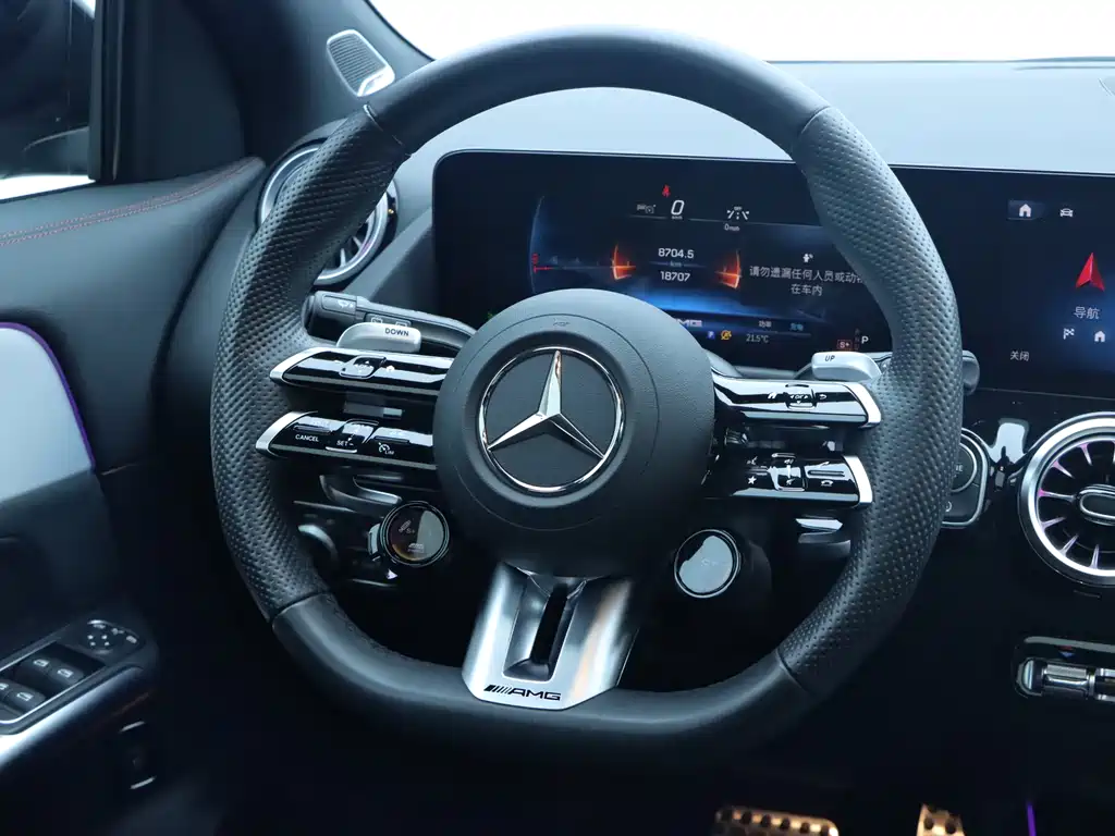 Mercedes-Benz GLA AMG 2024 — фото 17