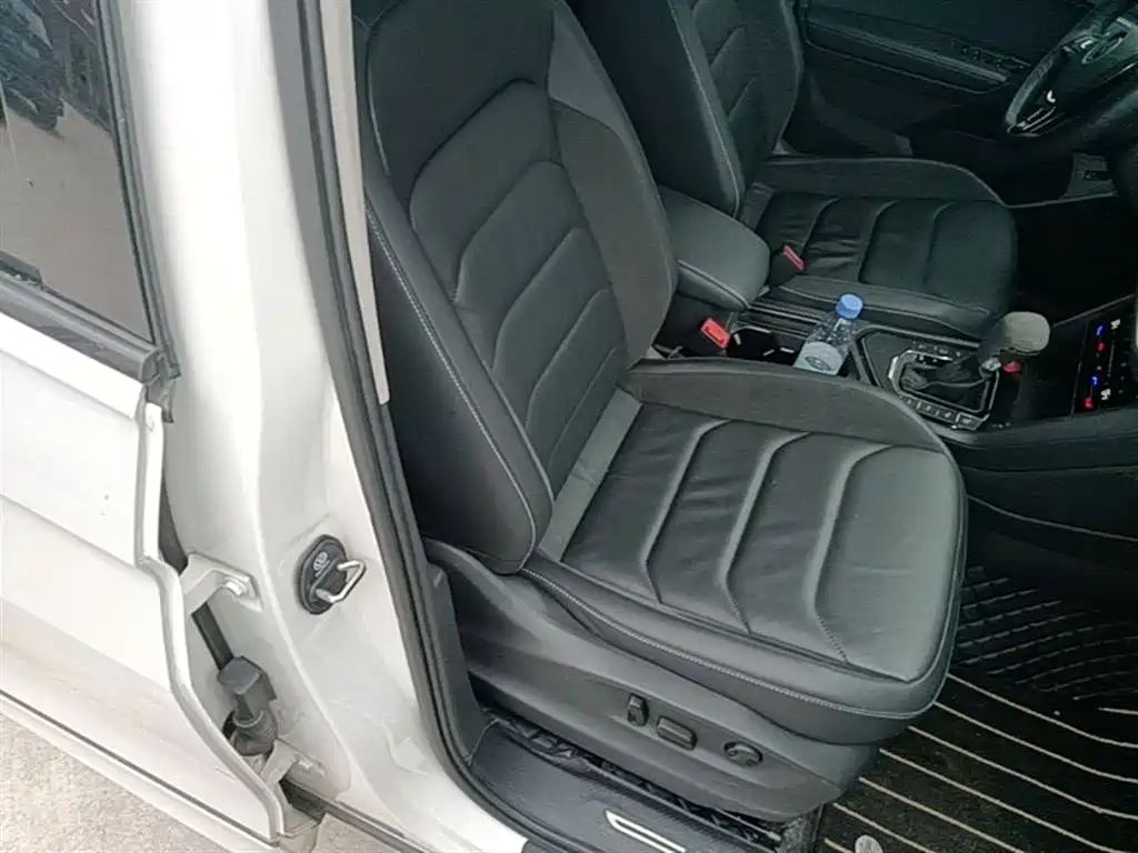 Volkswagen Tiguan L PHEV 2021 — фото 25