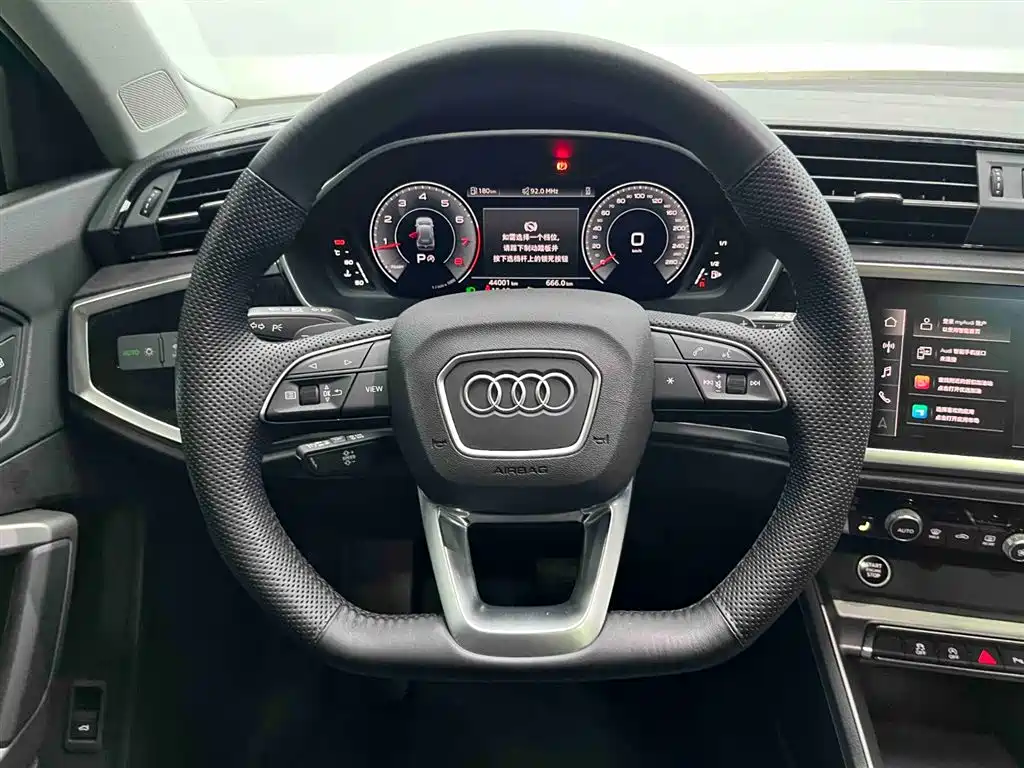 Audi Q3 2022 — фото 3