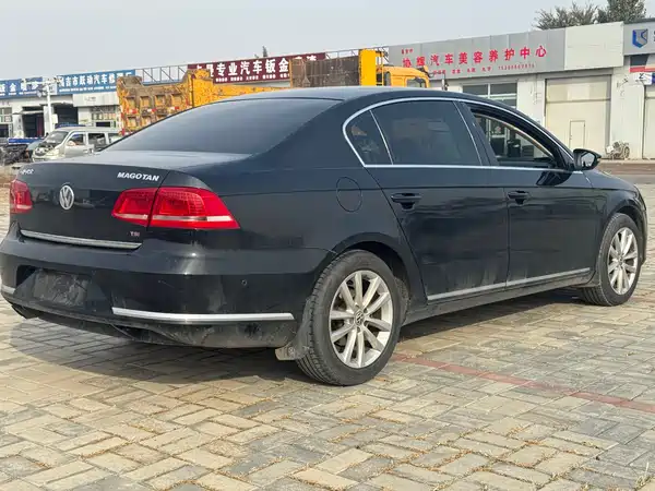 Volkswagen Magotan 2013