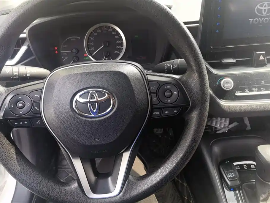 Toyota Corolla 2023 — фото 12