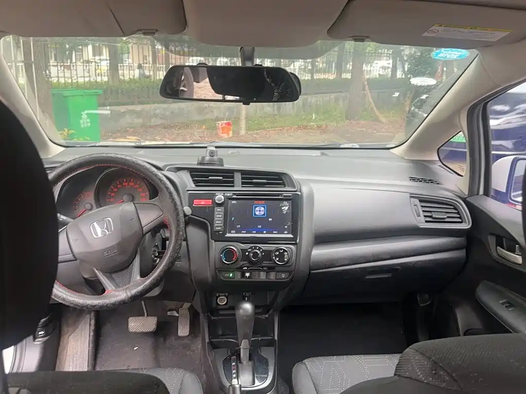 Honda Fit 2016 — фото 11