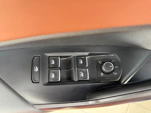 Volkswagen Sagitar 2022