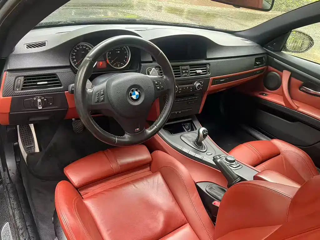BMW M3 2011 — фото 6