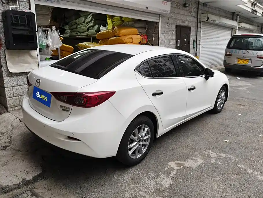Mazda 3 Axela 2019 — фото 3