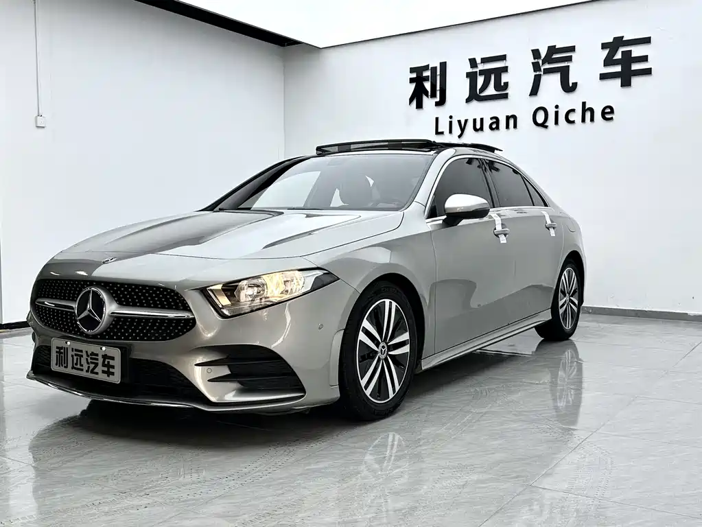 Mercedes-Benz A-Class 2019 — фото 4