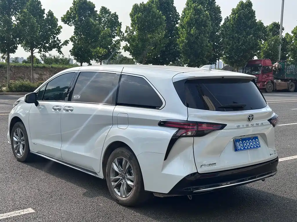 Toyota Sienna 2025 — фото 8