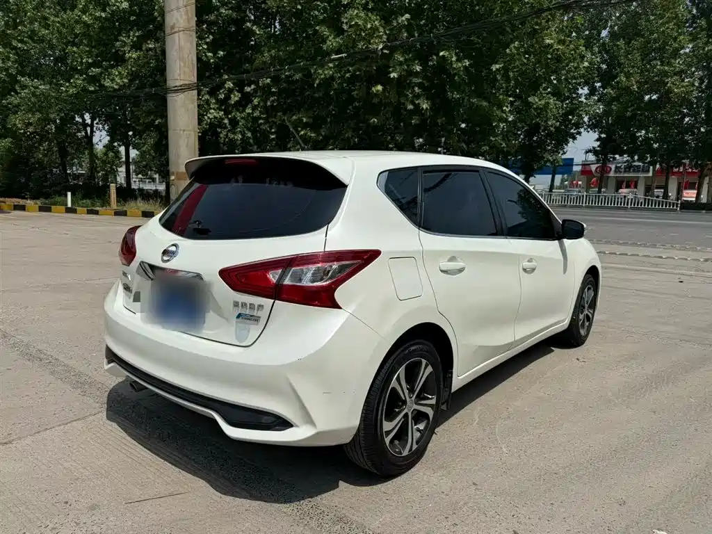 Nissan Tiida 2018 — фото 6