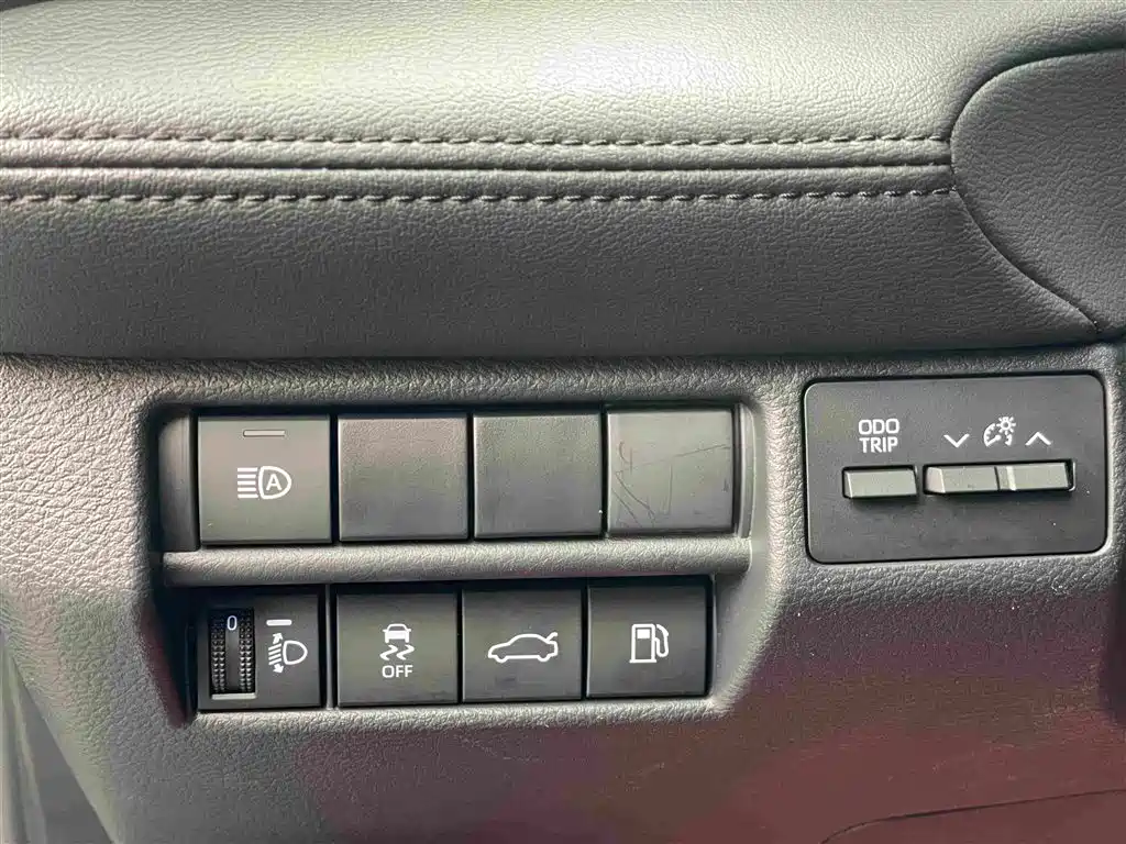 Toyota Avalon 2023 — фото 15