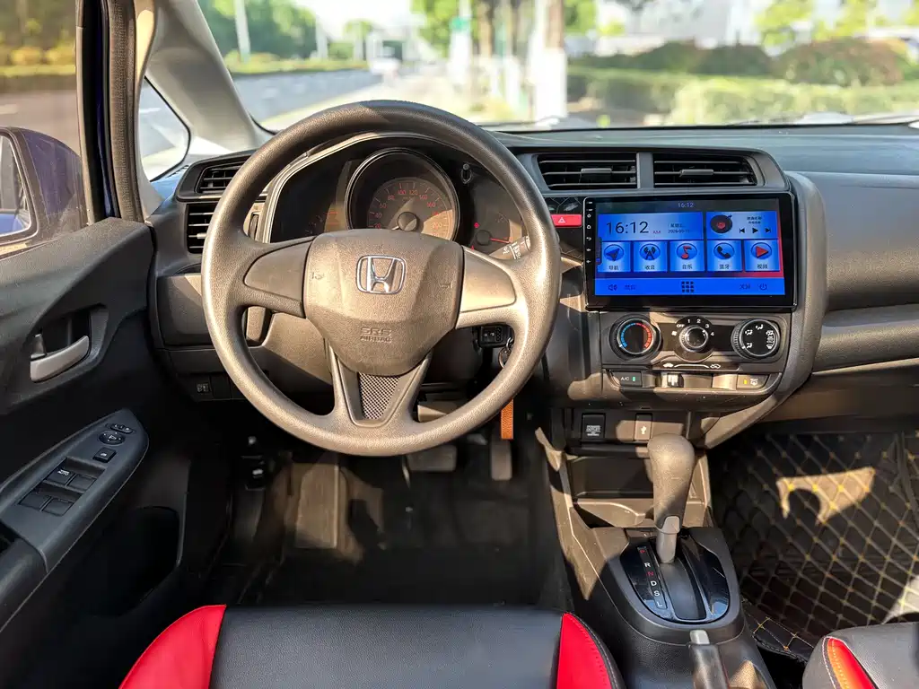 Honda Fit 2016 — фото 12