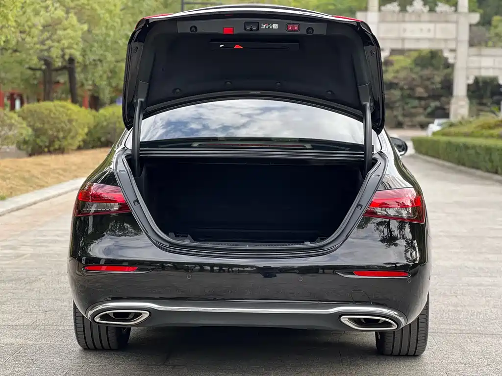 Mercedes-Benz E-Class 2023 — фото 21