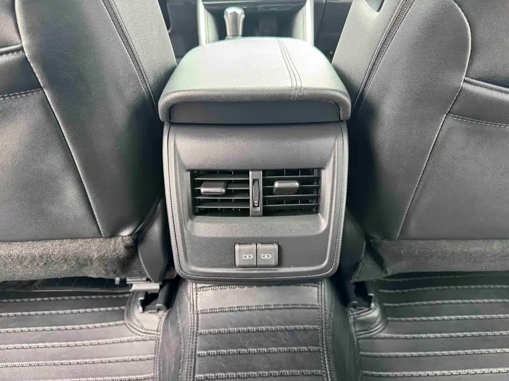 Toyota Avalon 2022 — фото 17