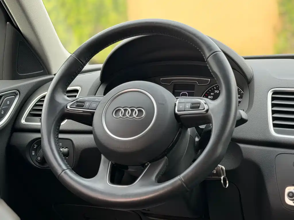 Audi Q3 2018 — фото 16