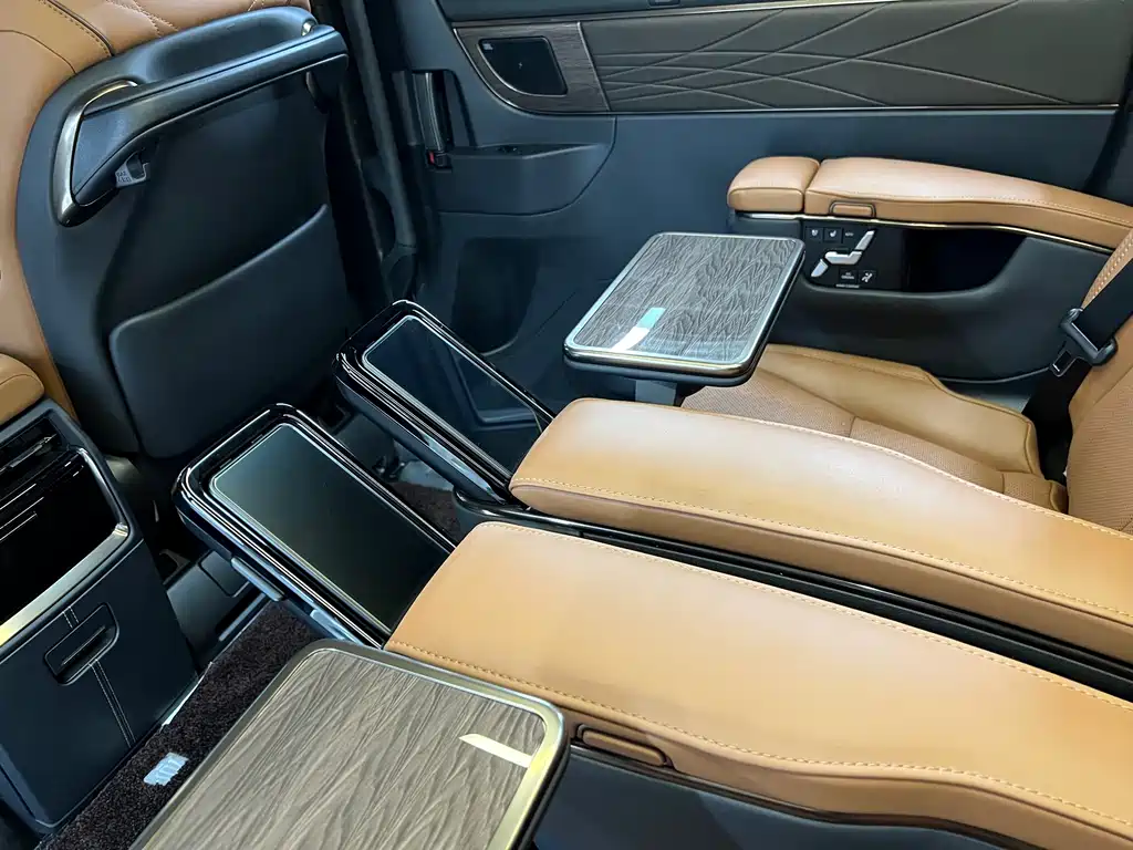 Toyota Vellfire 2024 — фото 13