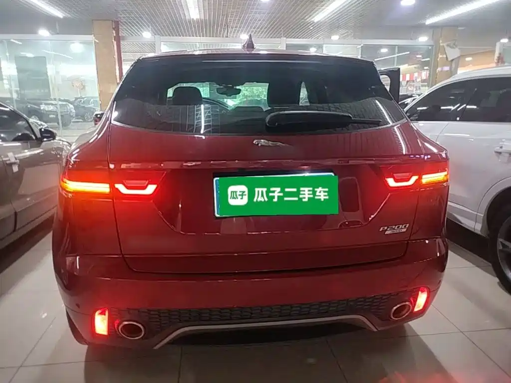 Jaguar E-PACE 2020 — фото 6