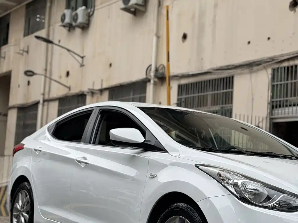 Hyundai Elantra Langdong 2015 — фото 6