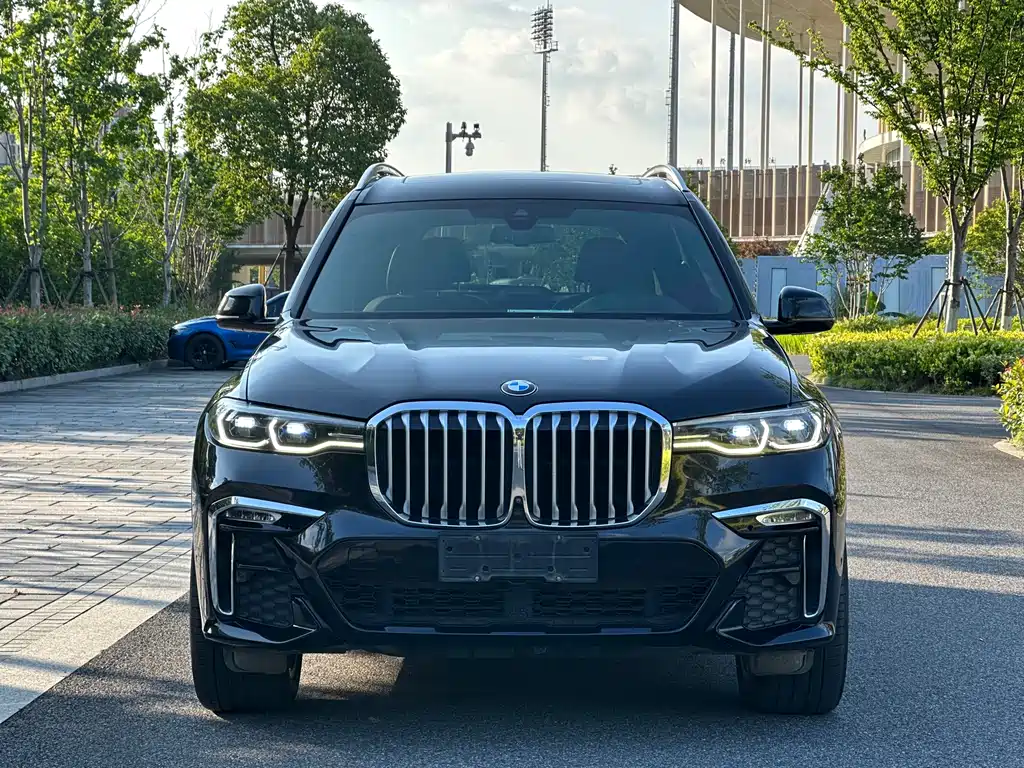 BMW X7 2021 — фото 2