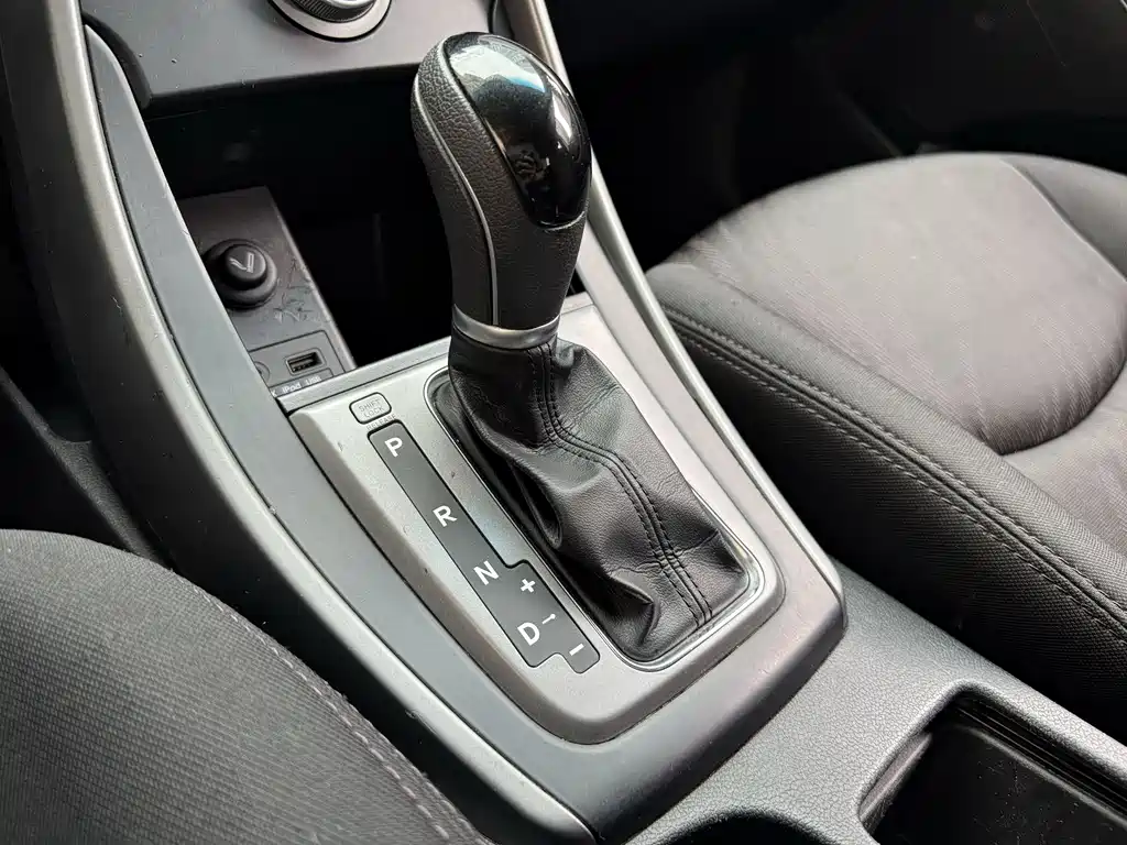 Hyundai Elantra Langdong 2015 — фото 14