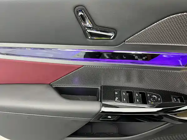 BMW 7 Series 2024