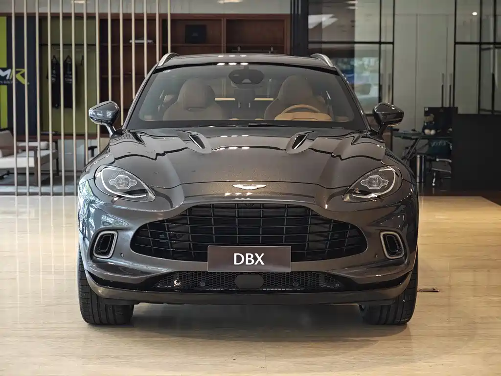 Aston Martin DBX — фото 2