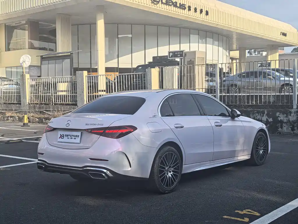Mercedes-Benz C-Class 2024