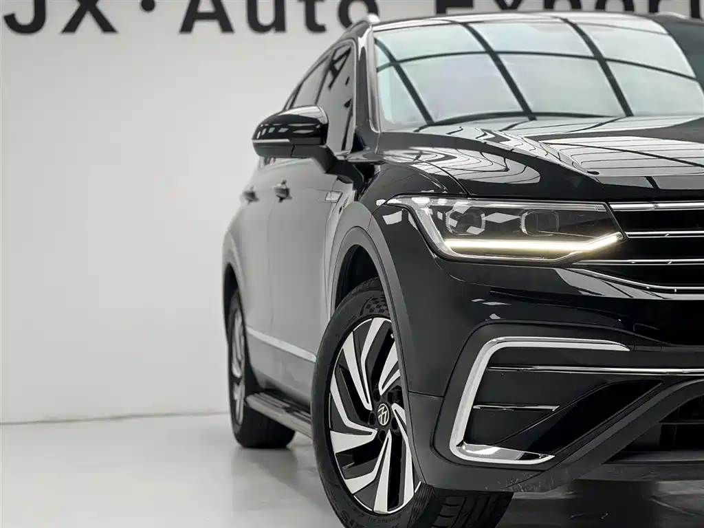 Volkswagen Tiguan L 2022 — фото 6