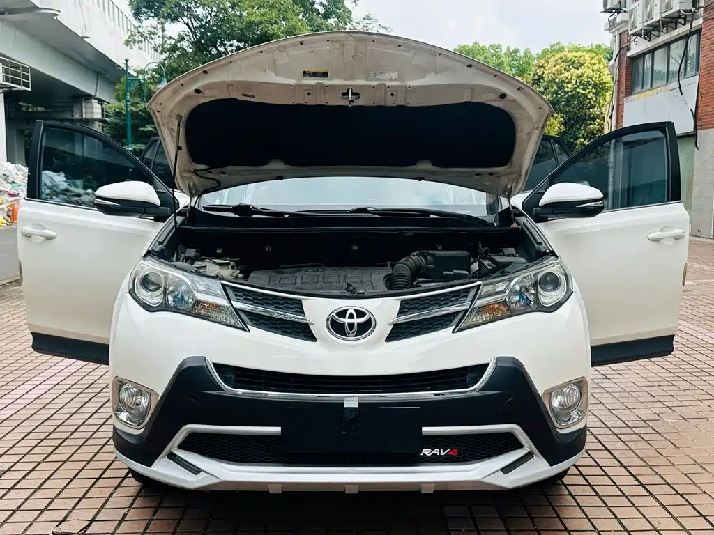 Toyota RAV4 2014 — фото 17