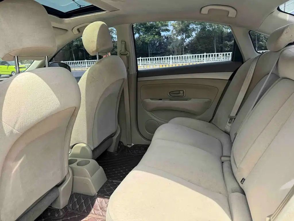 Nissan Sylphy 2017 — фото 12