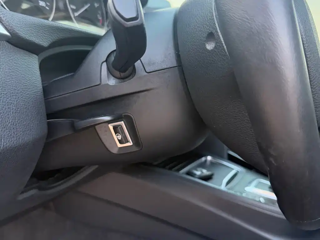 BMW 3 Series 2018 — фото 10