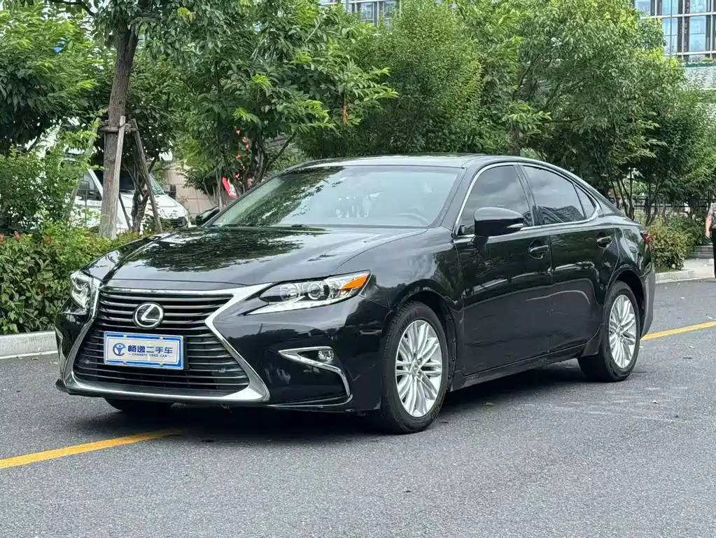 Lexus ES 2016