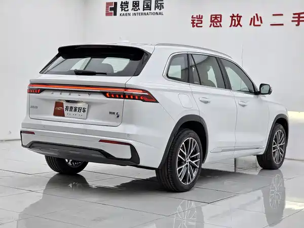 Geely Xingyue L 2024