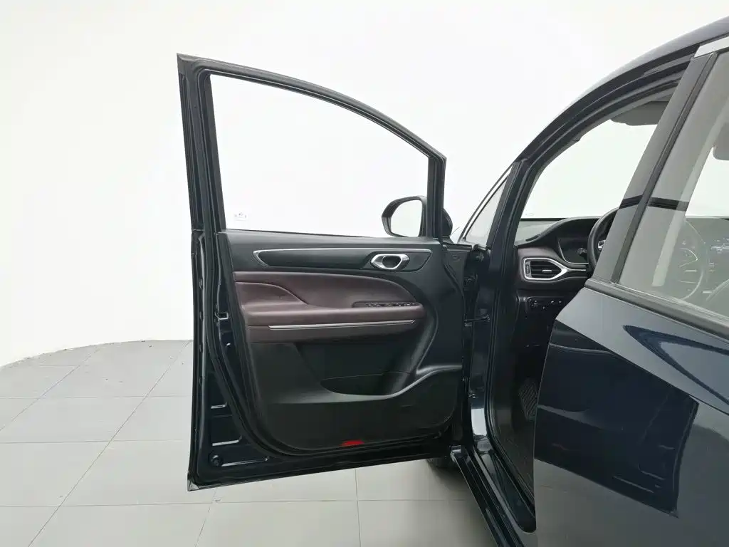 GAC Trumpchi M6 2021 — фото 8