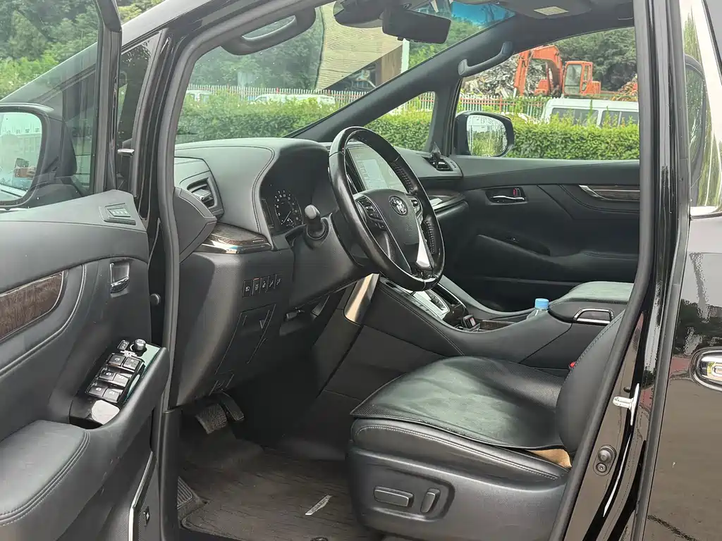 Toyota Alphard 2020 — фото 10