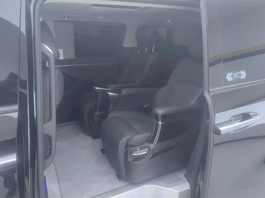 GAC Motor Trumpchi M8 2025 — фото 11