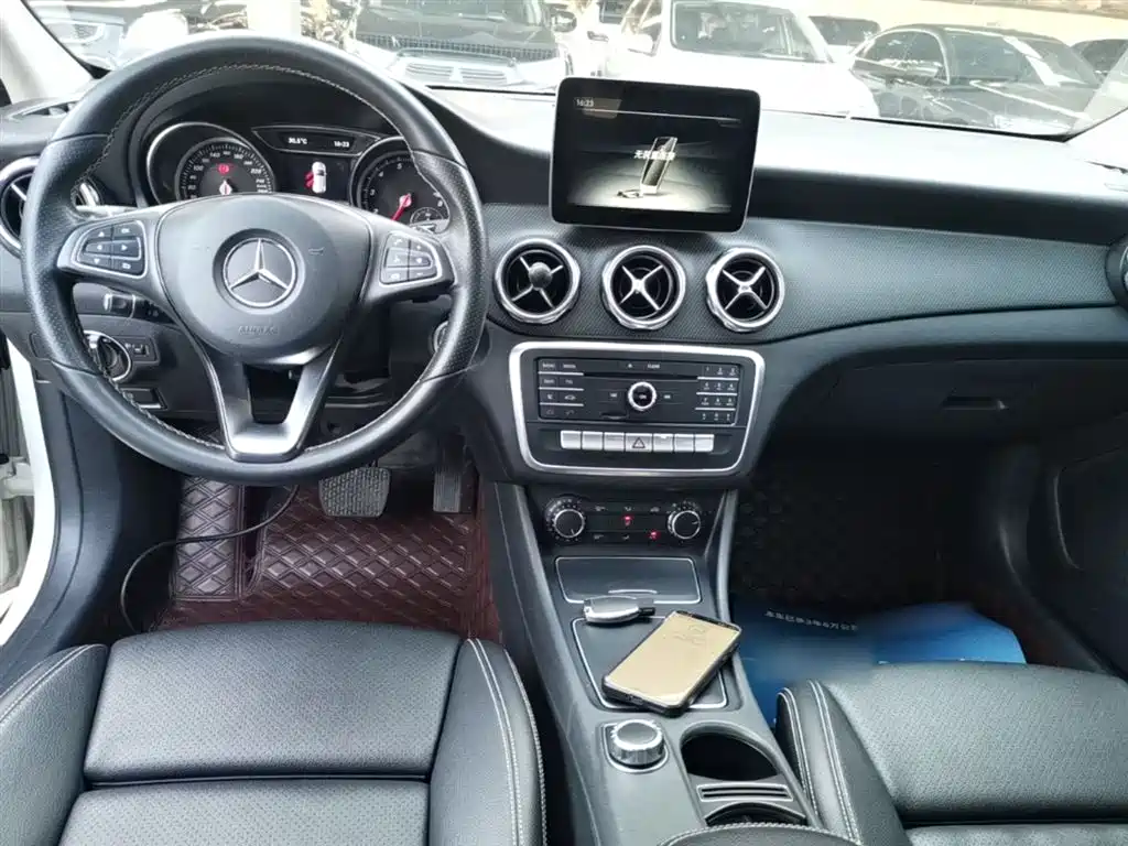 Mercedes-Benz GLA 2018 — фото 10