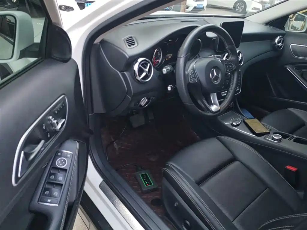 Mercedes-Benz GLA 2018 — фото 16