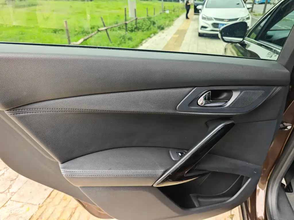 Peugeot 508 2015 — фото 10
