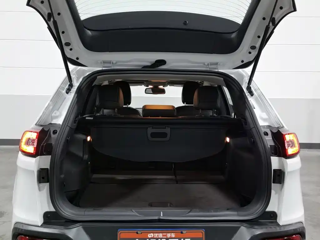 Jeep Cherokee 2018 — фото 16