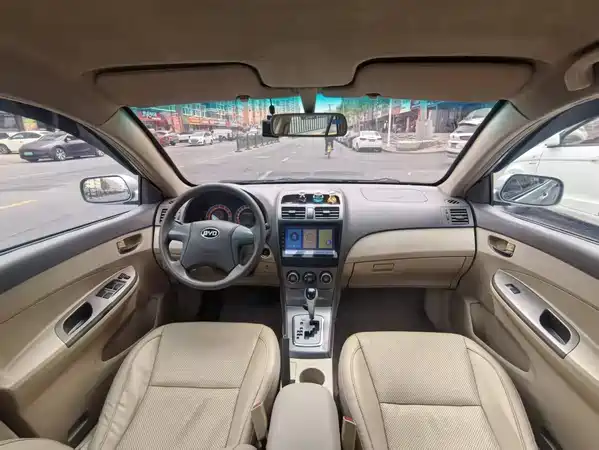 BYD L3 2013