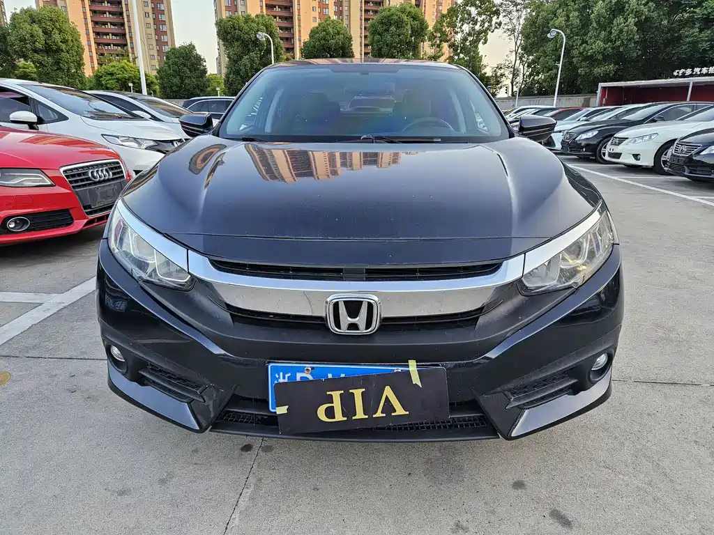 Honda Civic 2018 — фото 2