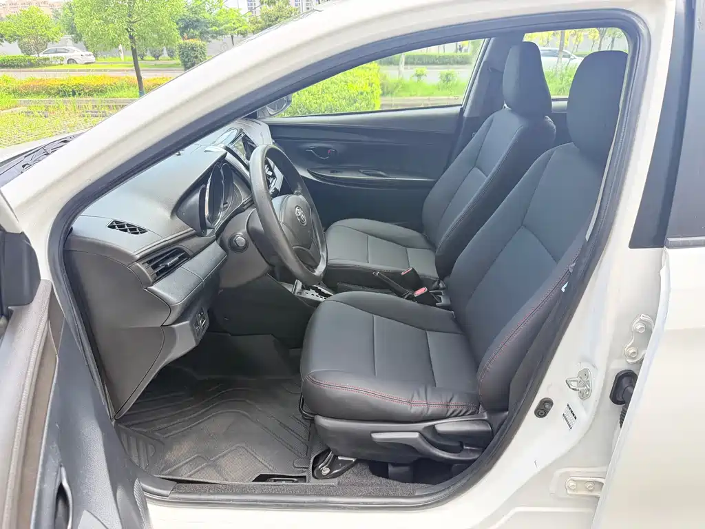 Toyota Vios 2015 — фото 8