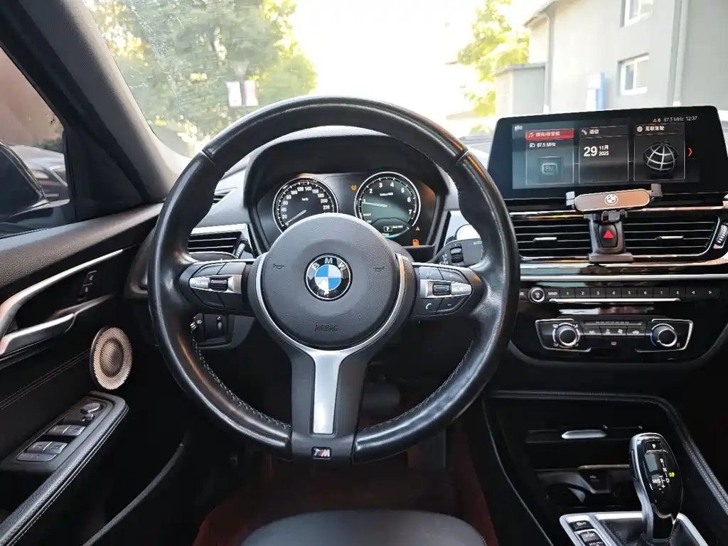 BMW 1 Series 2021 — фото 13