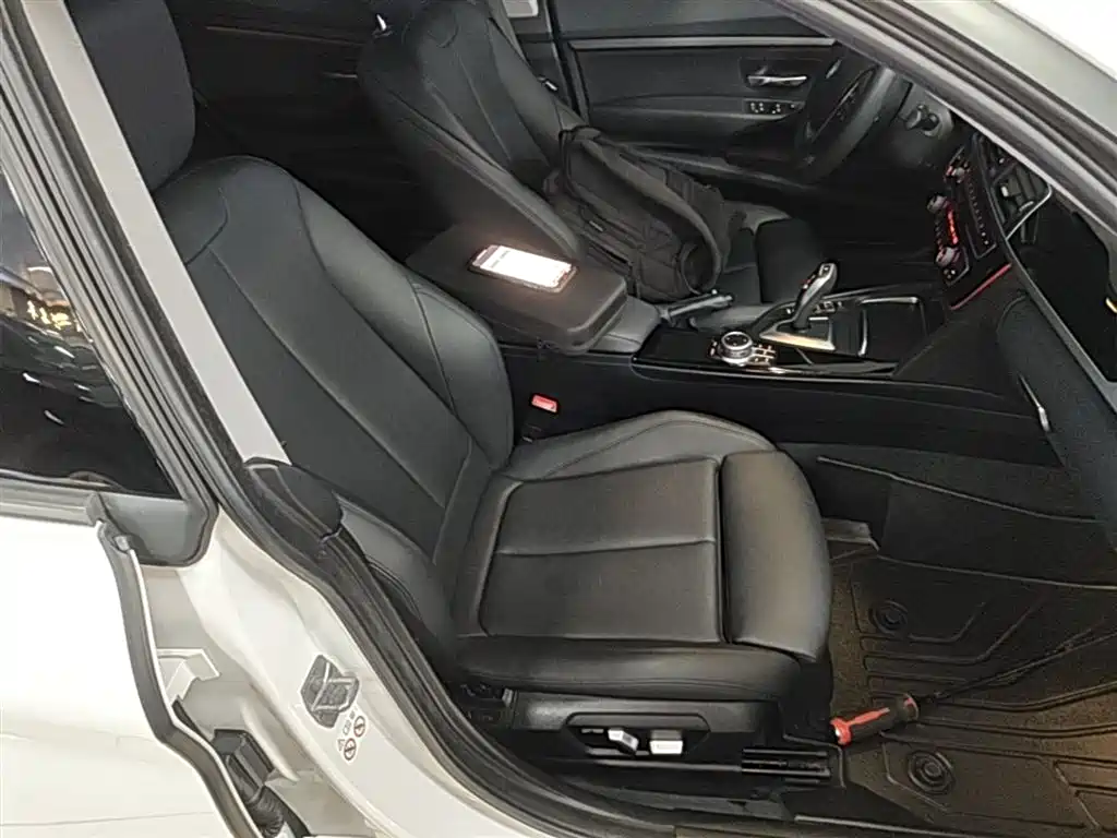 BMW 3 Series GT 2018 — фото 25
