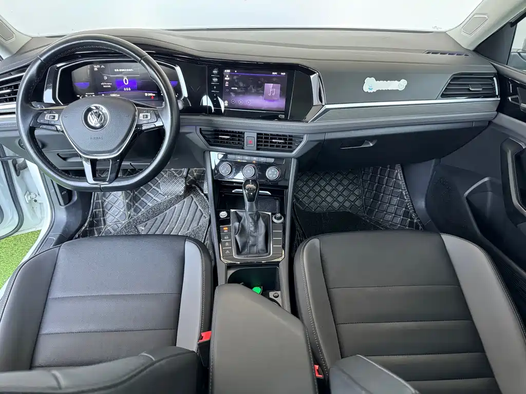 Volkswagen Sagitar 2021