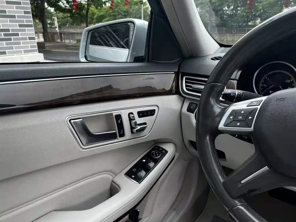 Mercedes-Benz E-Class 2014 — фото 13