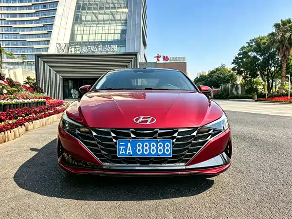 Hyundai Elantra 2022