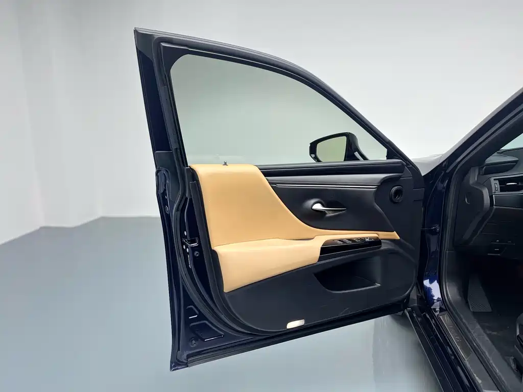 Lexus ES 2023 — фото 18