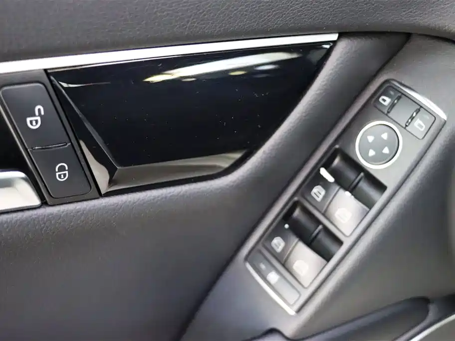 Mercedes-Benz C-Class 2012 — фото 13